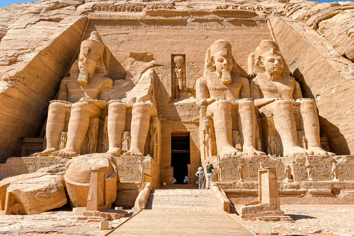  Abu Simbel 